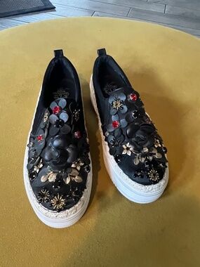 NWOB Wishbone Collection 3D Embellished Black Floral Slip On Sneakers Sz 37 / 7
